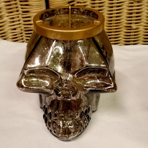 Old East Main Glass Skeleton/SkullHead Candle Holder/Lantern Silver Metallic 8x6 - Picture 1 of 6